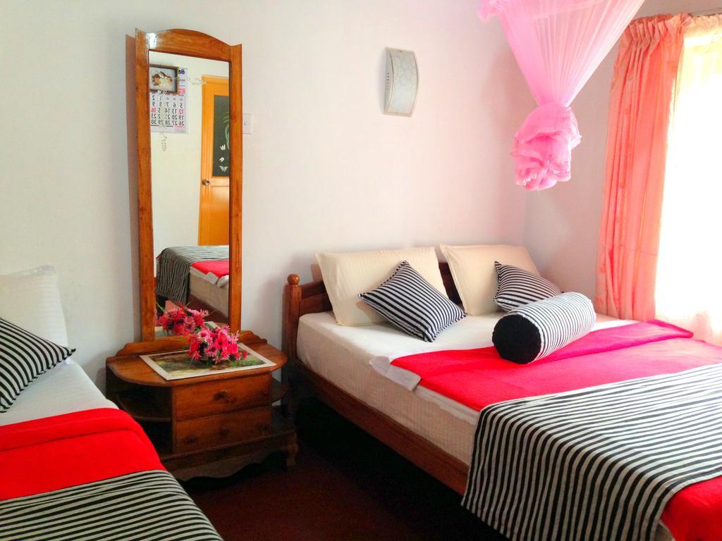 Eeshani Guest Inn Ella Extérieur photo